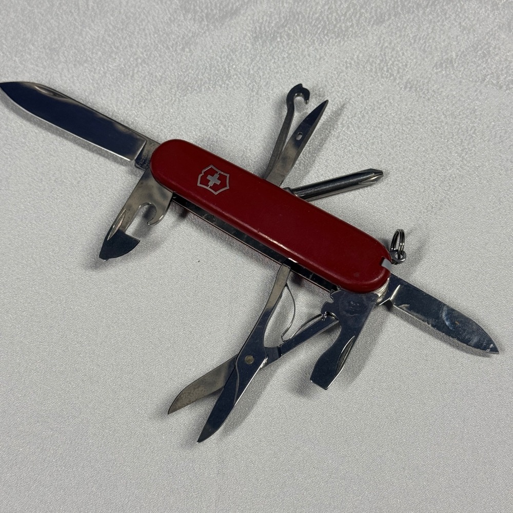 Victorinox Swiss Army Climber Multi-Tool Red EDC Folding Pocket Knife